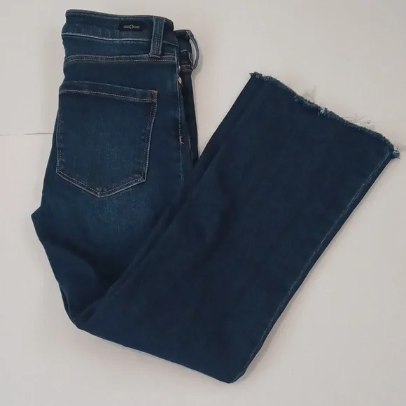 Liverpool The CROP Flare Sz.26/2. Rise 8.5". Raw Hem. L.25".Whiskered Finish.EUC - Picture 1 of 9